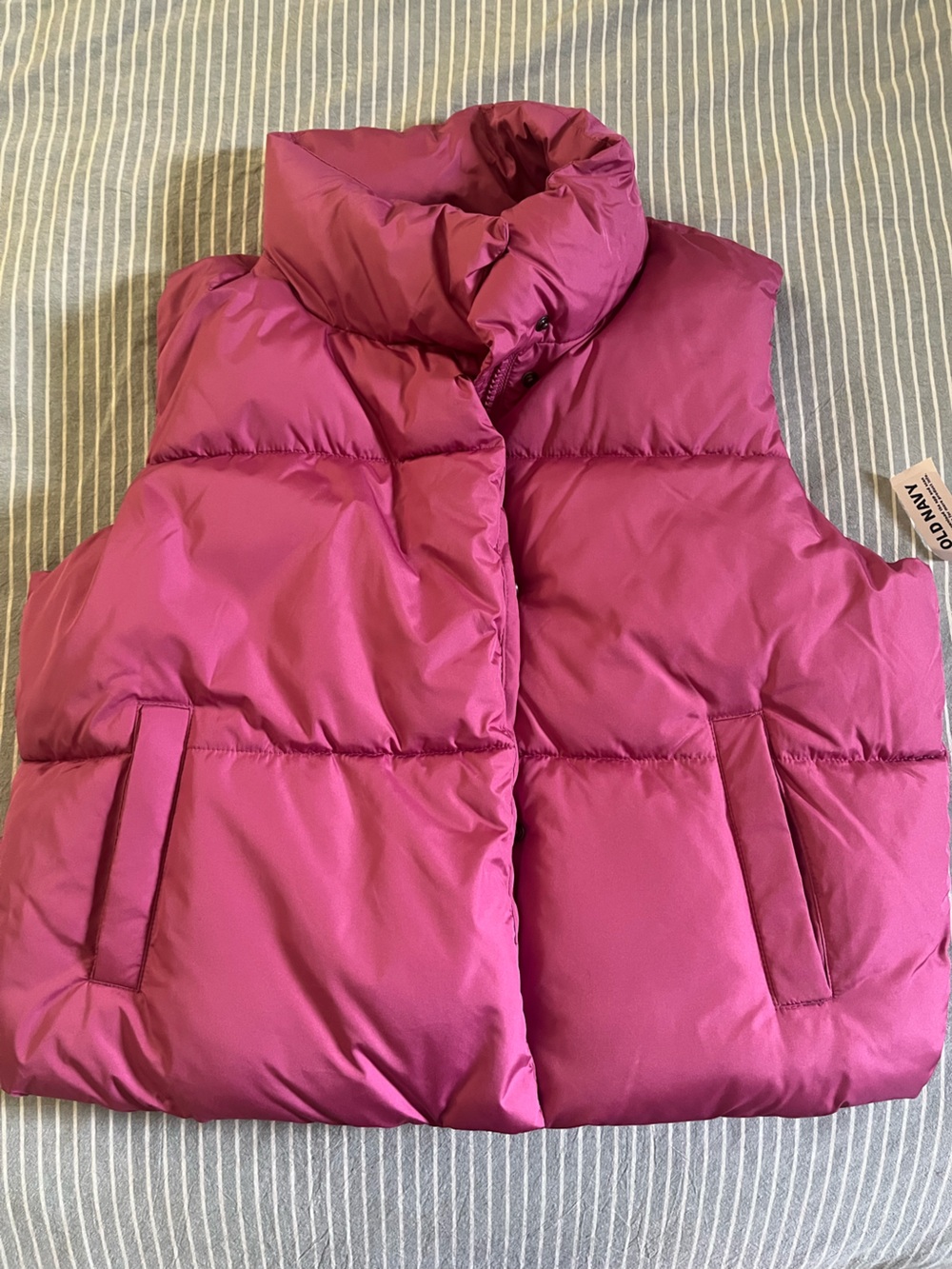 Old Navy Quilted Puffer Jacket in Magenta